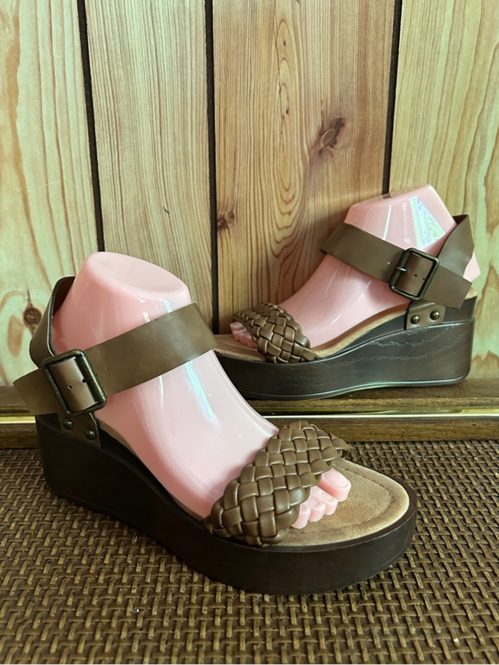 Adana Wide Woven Strap Brown Women’s Sandals size 9W wedge platform buckle